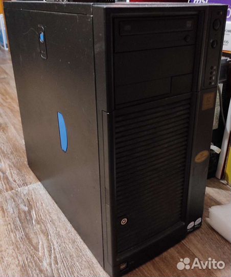 Компьютер. Сервер. Xeon