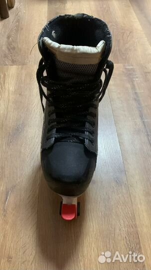 Коньки хоккейные