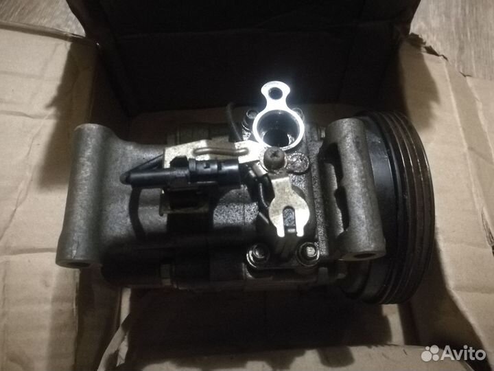 Компрессор кондиционера Suzuki SX4 95200-63ja1