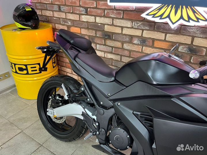 Электромотоцикл Yamaha R3