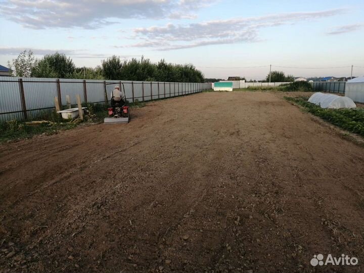 Вспашка земли минитрактором