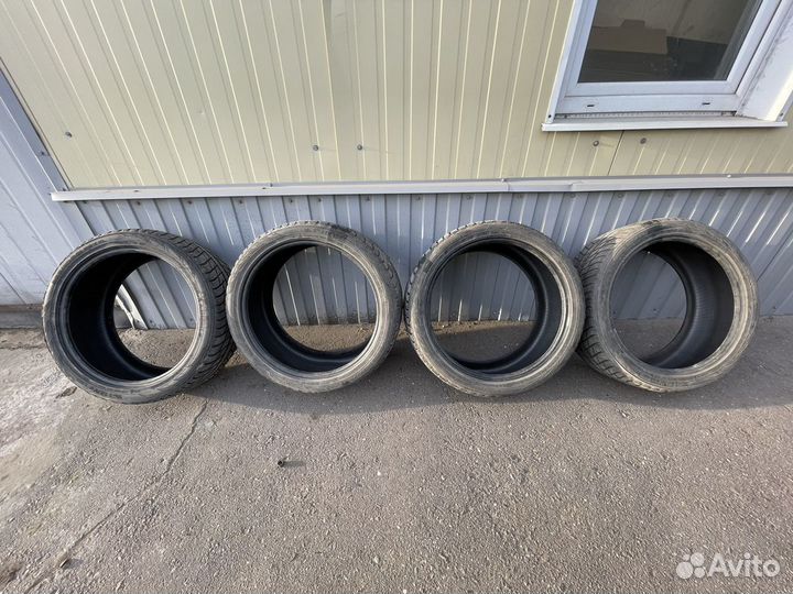 Nokian Tyres WR SUV 3 295/40 R21