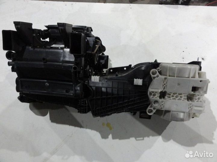 Корпус отопителя передний в сборе (печка)