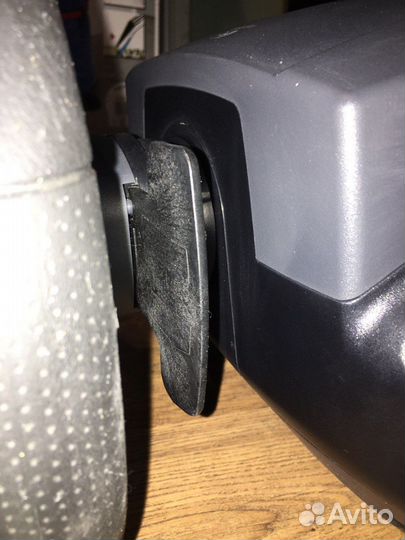 Руль с педалями Logitech momo