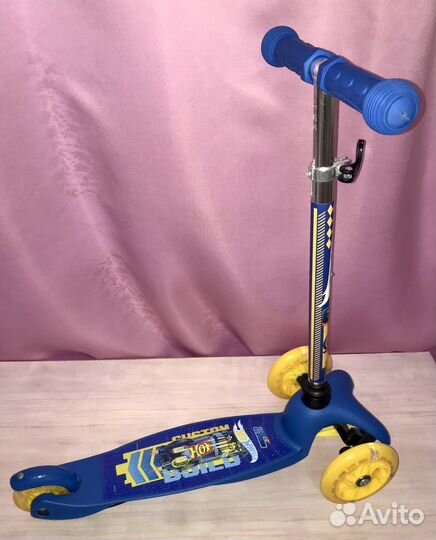 Самокат детский трехколесный Kreiss Hot Wheels