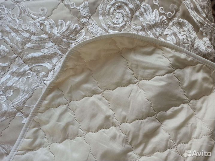 Покрывало на 2х спальную кровать 180x220 стеганое