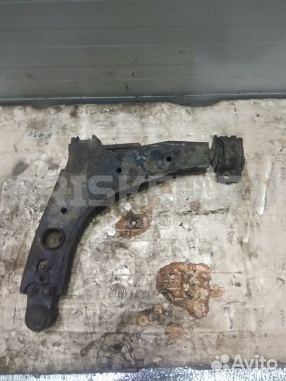 Рычаг пер нижний прав Дэу Эсперо 1