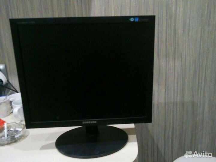 Монитор Samsung Sync Master E1920 без провода