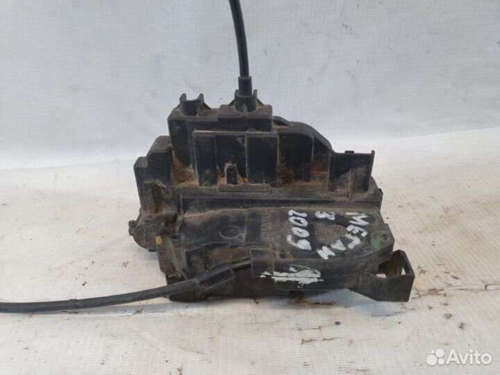 Замок двери задний правый Renault Megan 3