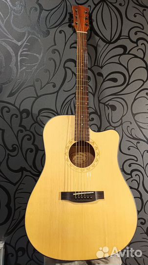Акустическая эстрадная гитара