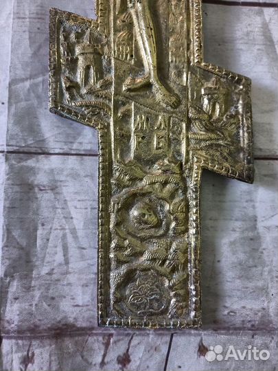 Икона старинная меднолитая Крест- Распятие