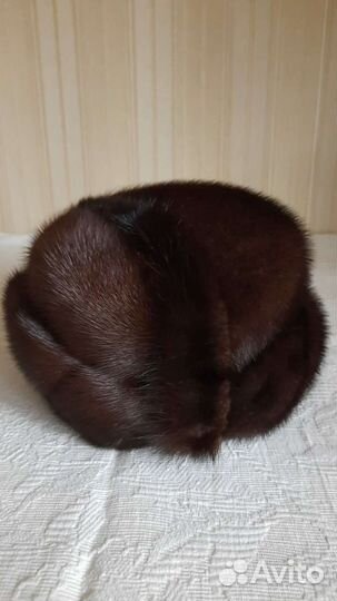 Женские меховые шапки