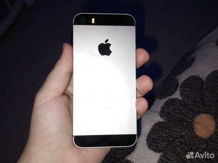 iPhone SE, 32 ГБ