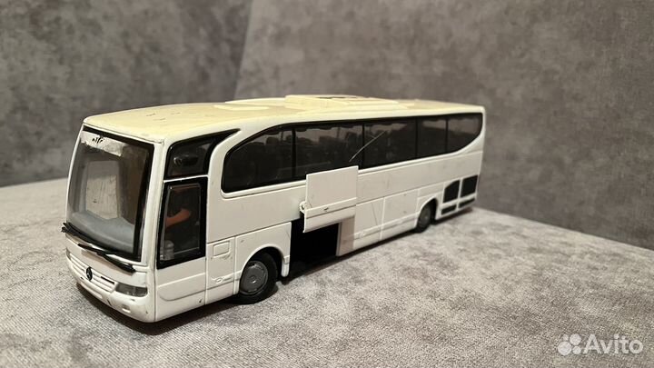 Машинка автобус мерседес