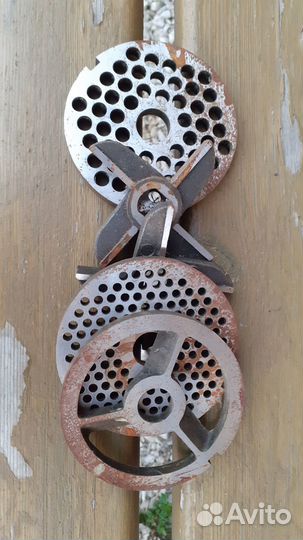 Ножи и решетки для мясорубки