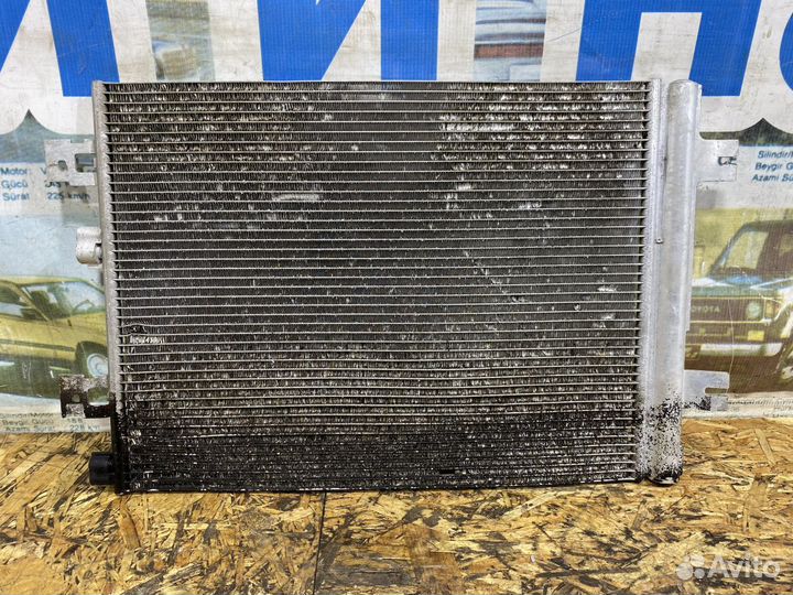 Радиатор кондиционера Рено Сандеро 1