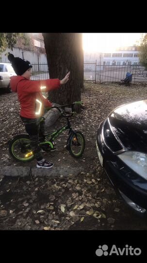 Велосипед детский в хорошем состоянии 4 колёсный