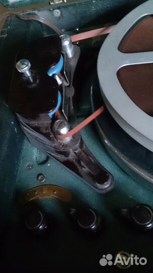 Магнитофон-электрофон.