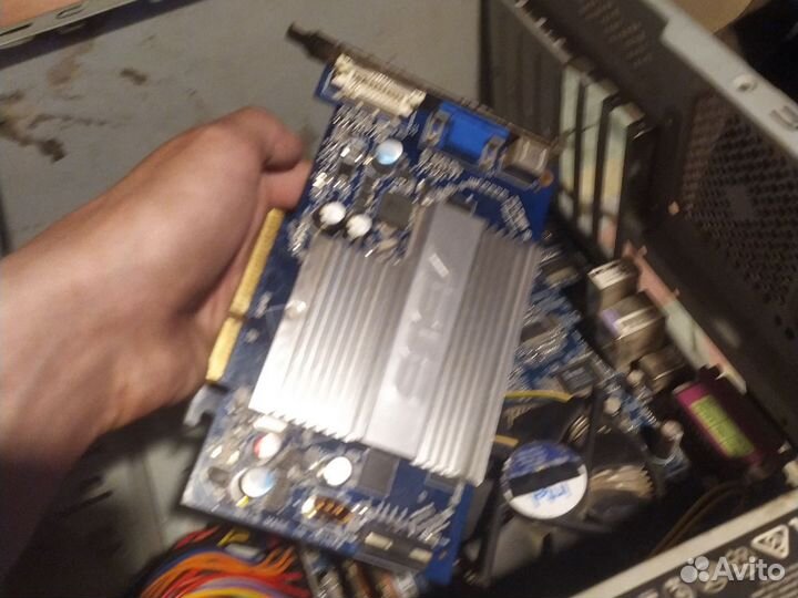 Материнская плата 775