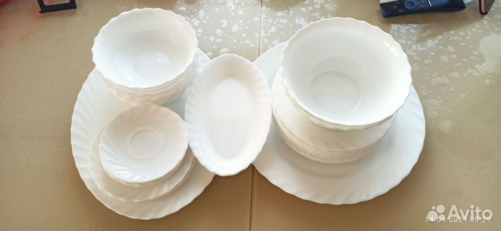 Столовый сервиз из стеклокеоамики