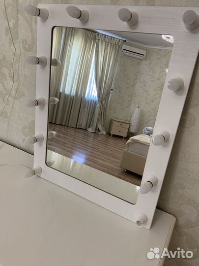 Зеркало с подсветкой настольное