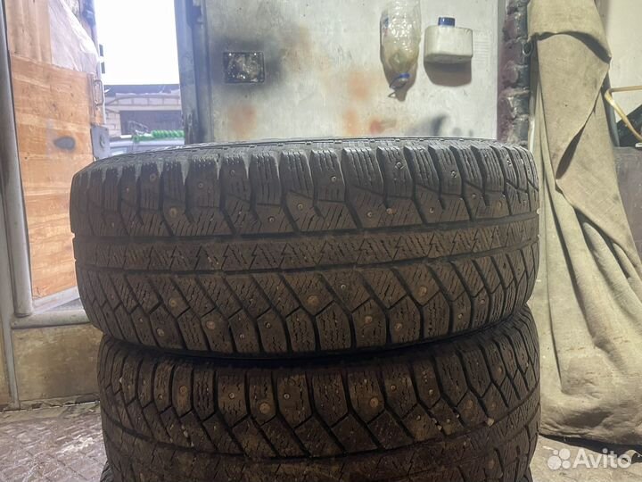 Continental ContiWinterViking 2 215/60 R16 99T