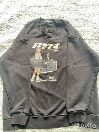 Черная кофта с принтом