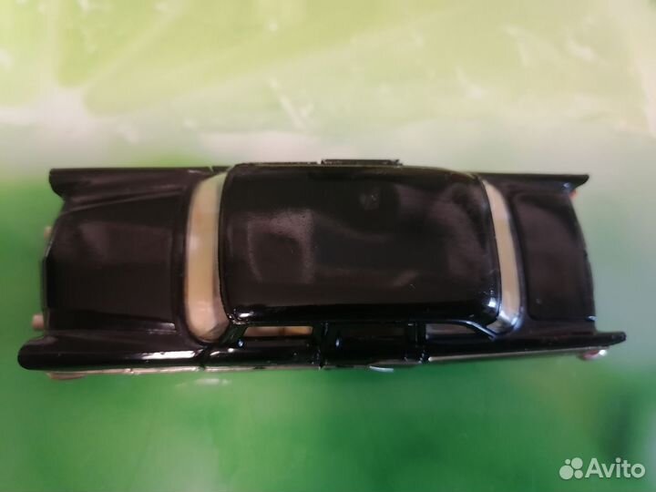 Модель автомобиля СССР Газ-13 Чайка