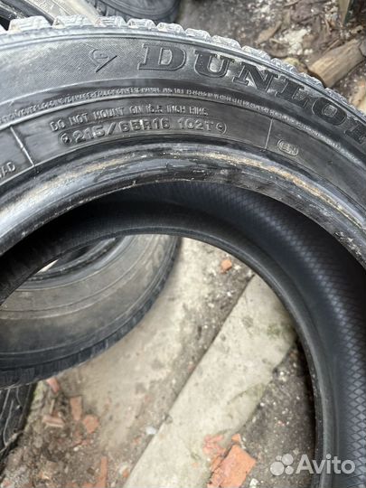 Dunlop SP Winter Ice 07 215/65 R16