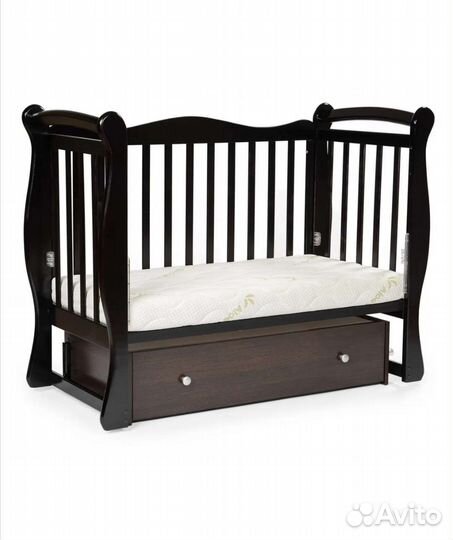 Детская кроватка с маятником и ящиком, с матрасом