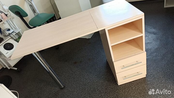 Маникюрный стол складной бу