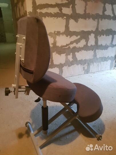 Коленный стул со спинкой олимп