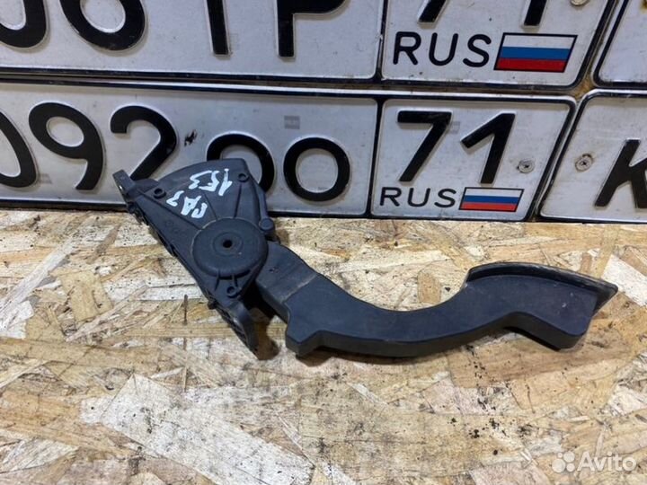 Педаль газа Ford Focus 2 седан 1.8 2009