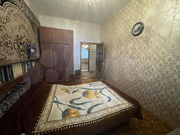 3-к. квартира, 135,7 м², 2/4 эт.