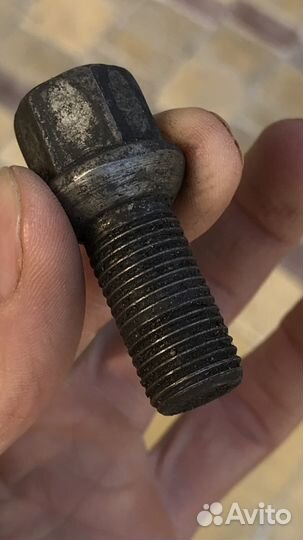 Продам колесные болты VAG WHT002437 5 шт