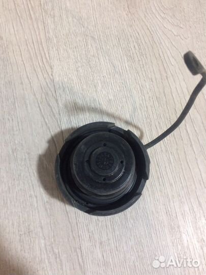 Крышка горловины бензобака Октавия А5 Гольф