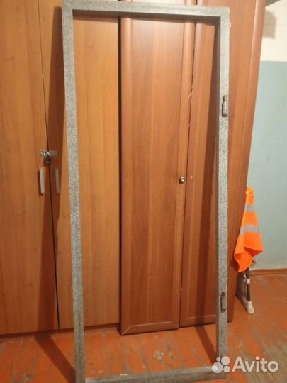 Дверь входная металлическая