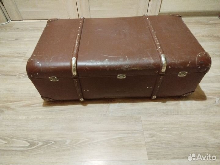Чемодан антикварный