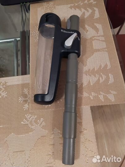 Шланг от пылесоса и контейнер от пылесоса