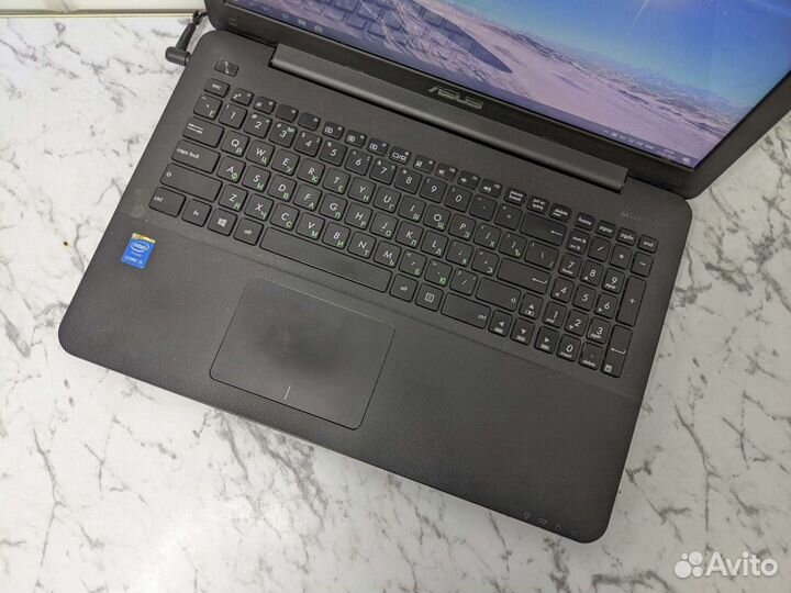 Ноутбук Asus X555 core i5-5200/ GT 920M/ RAM 8gb