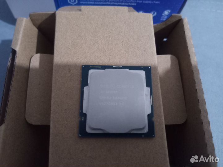 Процессор Intel Core i3-10100F и куллер
