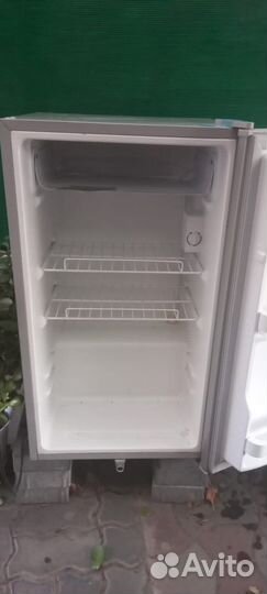 Холодильник Бирюса M90