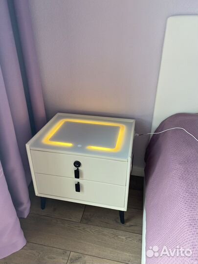 Тумба прикроватная белая