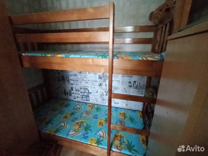 Двухъярусная кровать