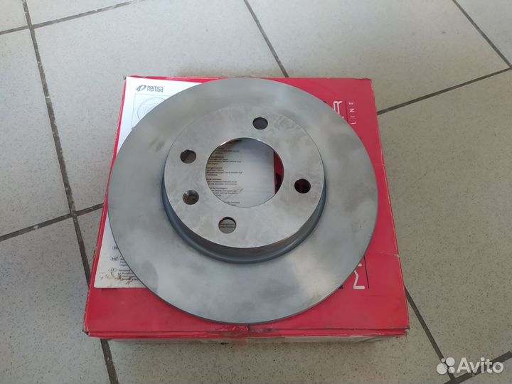 Диски тормозные передние VW golf 2,3. Audi 80