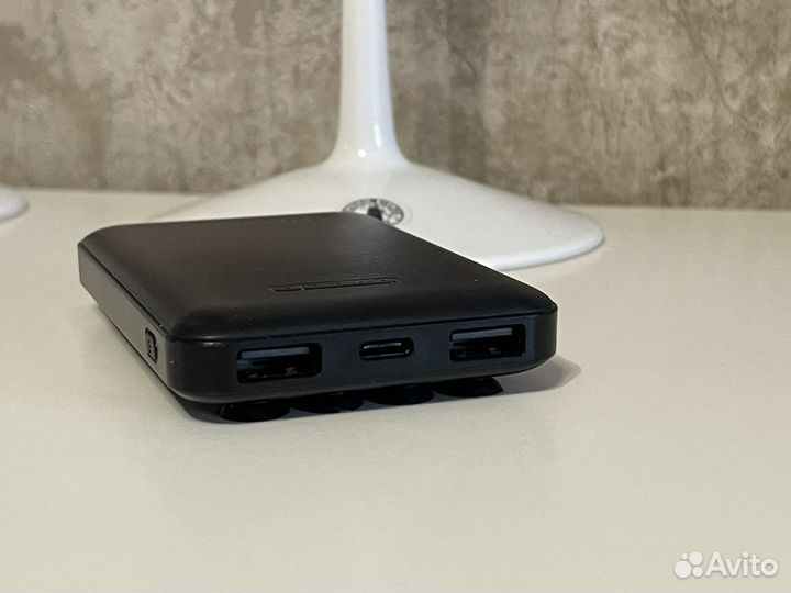 Внешний аккумулятор с беспроводной зарядкой