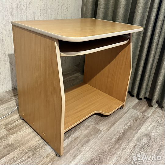 Компьютерный стол, письменный