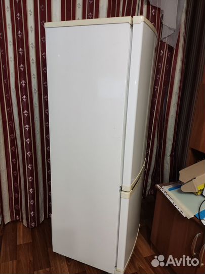 Холодильник Hansa