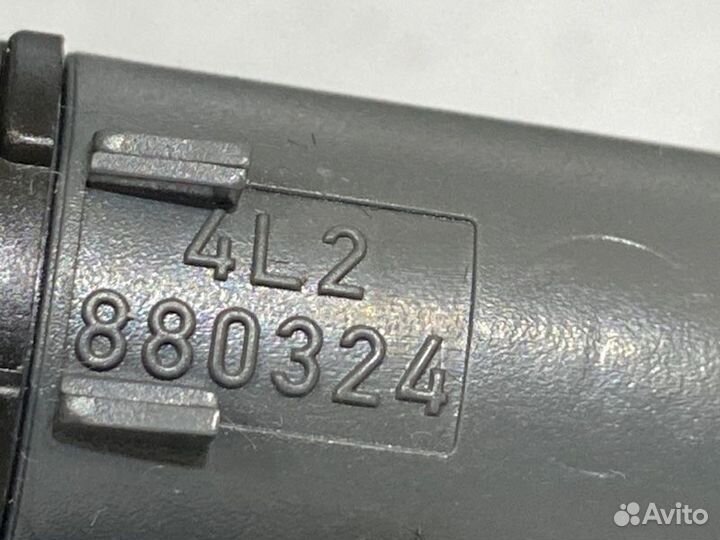 Амортизатор бардачка Audi Q7 4L BHK 2008