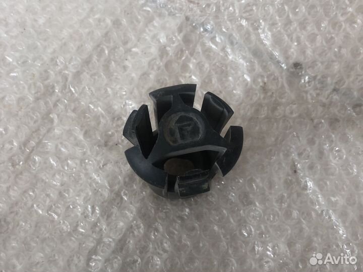 Верхняя подушка радиатора mazda 3 bk